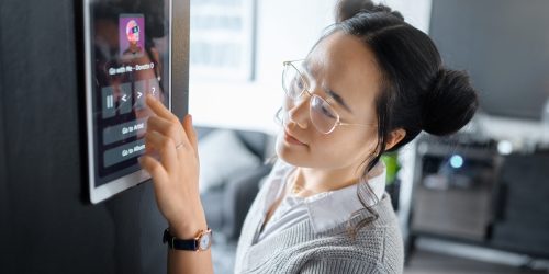 Cyber security, technology and Asian woman with security password in office, workspace and building Diplomado en control de acceso y seguridad tecnológica en eventos